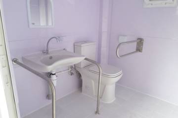 Portable Restrooms & Toilets 7′ x 7′